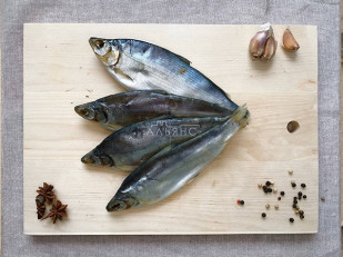 Другие закуски: Пелядь вяленая