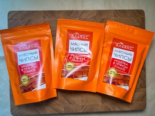 Деревенские гренки с холодцом и хреном: Мясо (АЛЬЯНС) вяленое индейка 