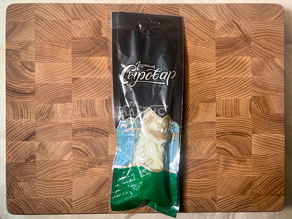 Сыр 100 гр ГОРНЫЙ СЫРОВАР (Косичка с укропом и чесноком) в Кирове