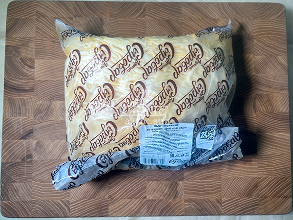 Сыр 1 кг ГОРНЫЙ СЫРОВАР (Паутинка со вкусом красной икры) в Кирове